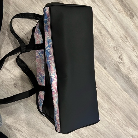 Betsey Johnson Weekender bag. Brand new with tags! - Picture 12 of 17